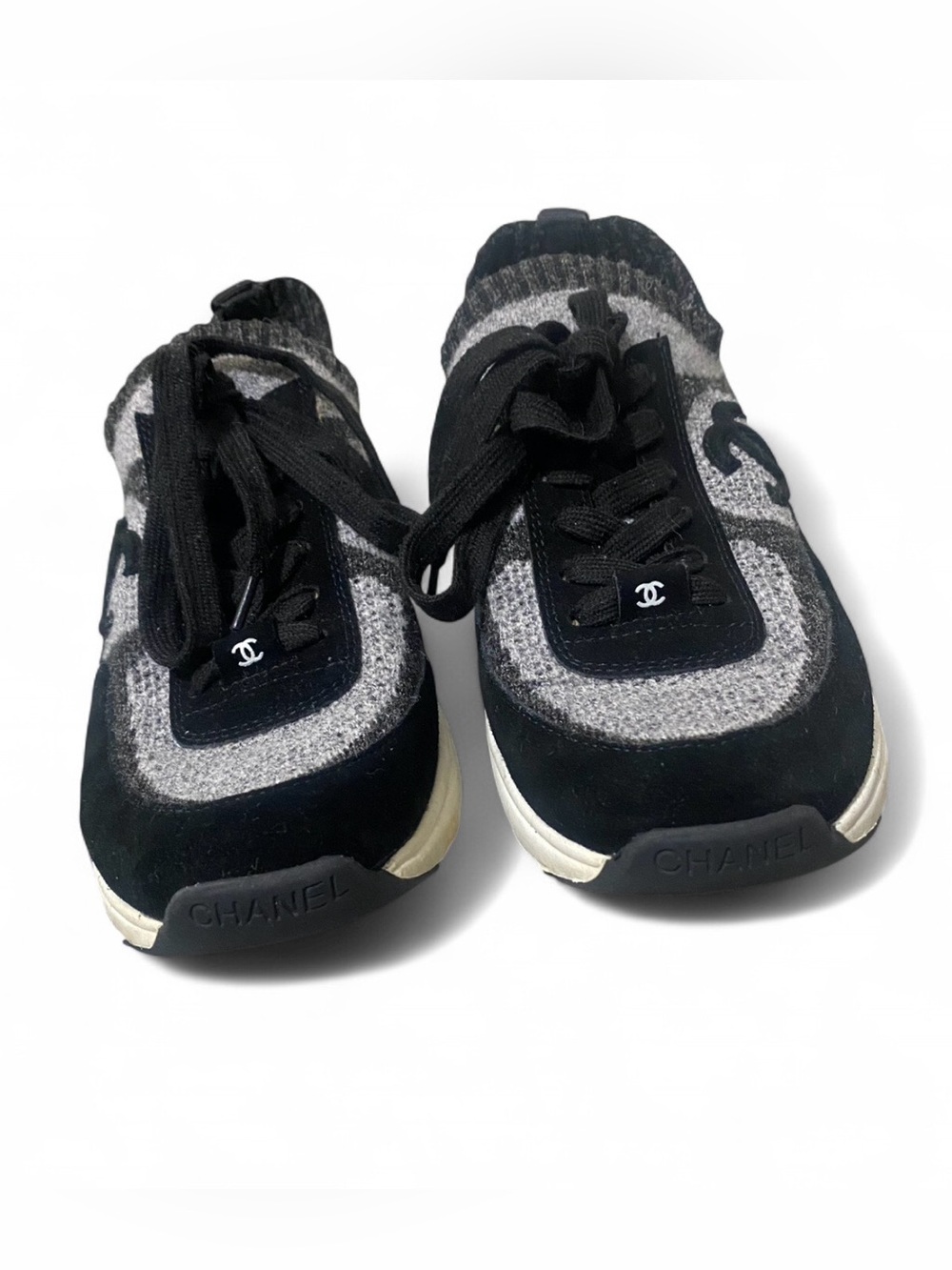 CHANEL Black & Gray Felt Low-Top Sneakers - Picture 3 of 10